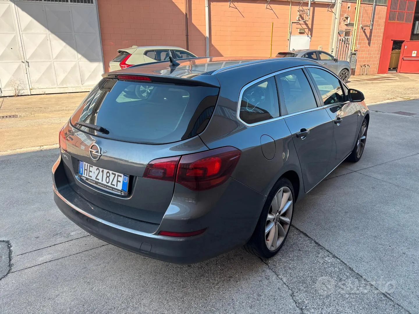 Opel Astra 2011 photo 4