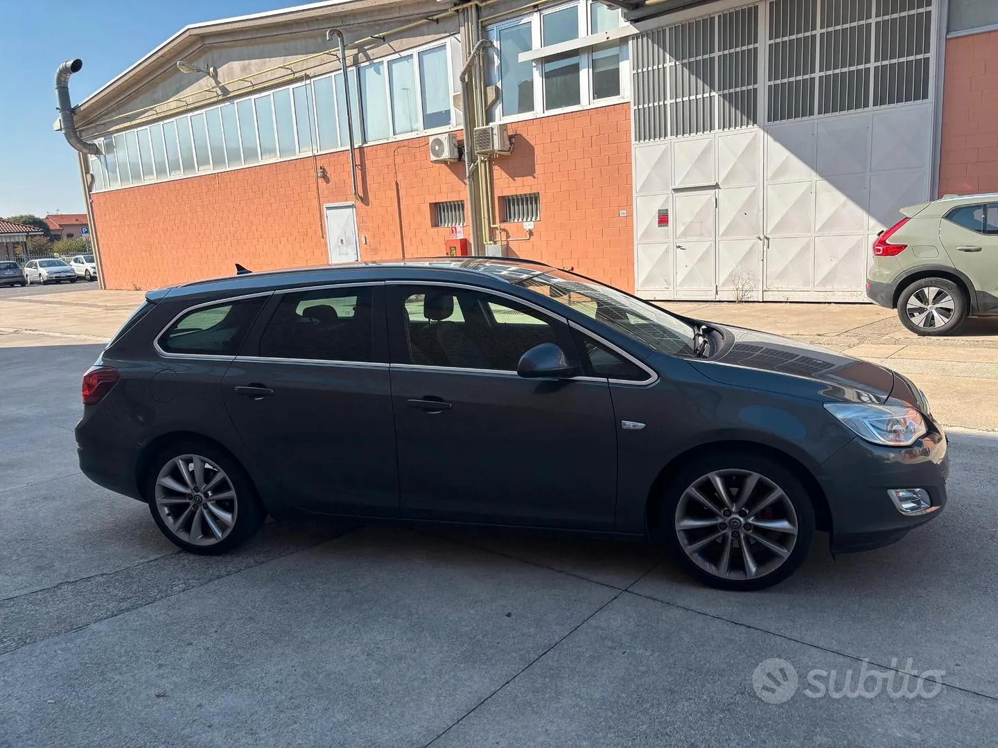 Opel Astra 2011 photo 3