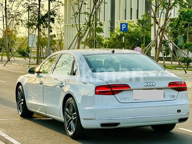 Audi A8 2016 photo 2