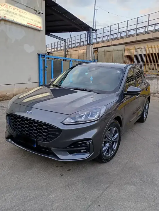 Ford Kuga 2023 photo 2