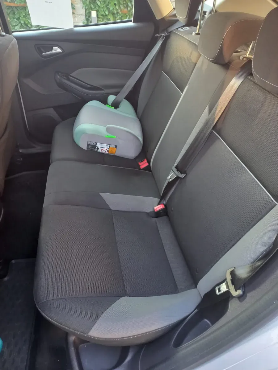 Ford Focus 2011 photo 2