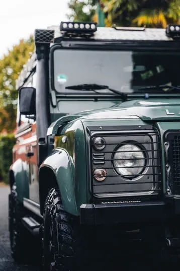 Land Rover Defender 2013 photo 2