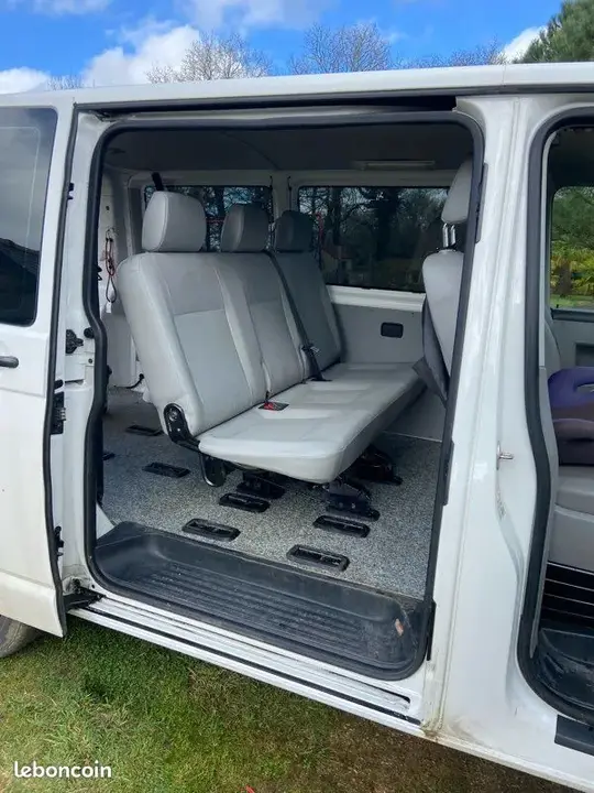 Volkswagen Combi 2011 photo 2