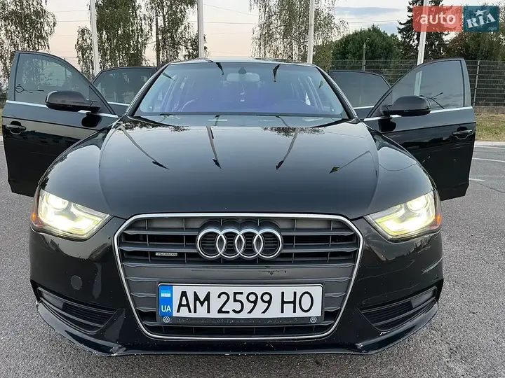 Audi A4 2012 photo 2