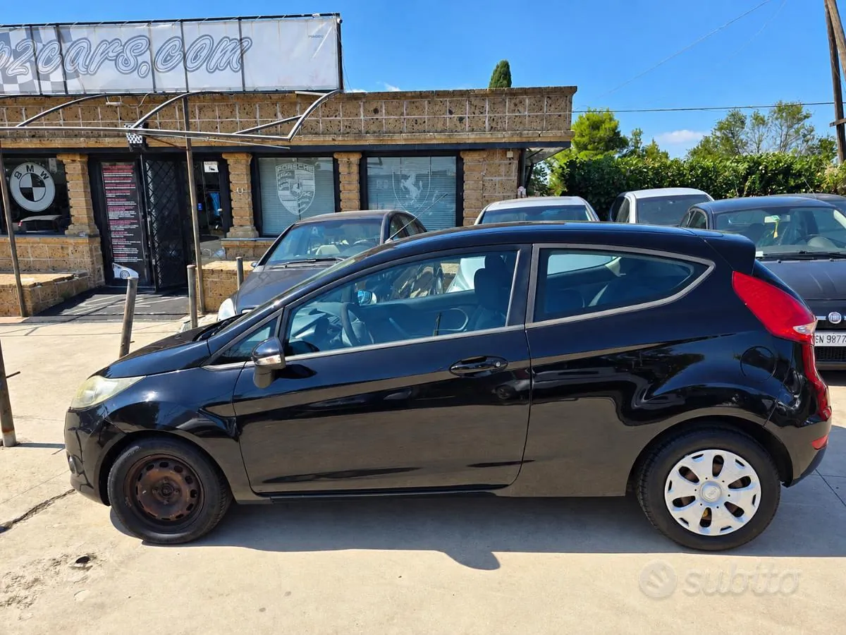 Ford Fiesta 2010 photo 3