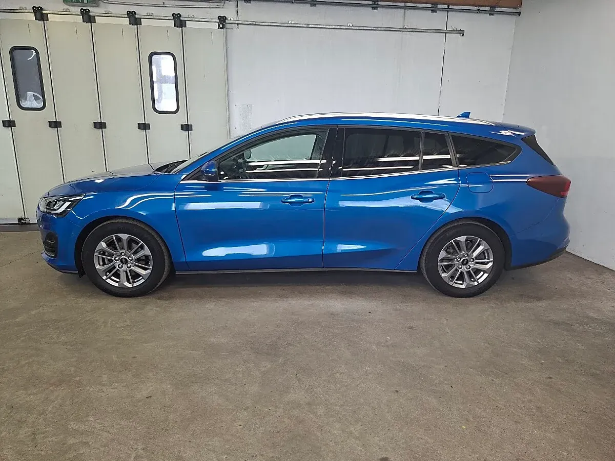 Ford Focus 2023 photo 2