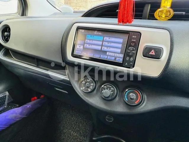 Toyota Vitz 2016 photo 4