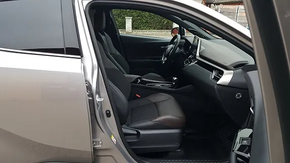 Toyota C-Hr 2017 photo 4