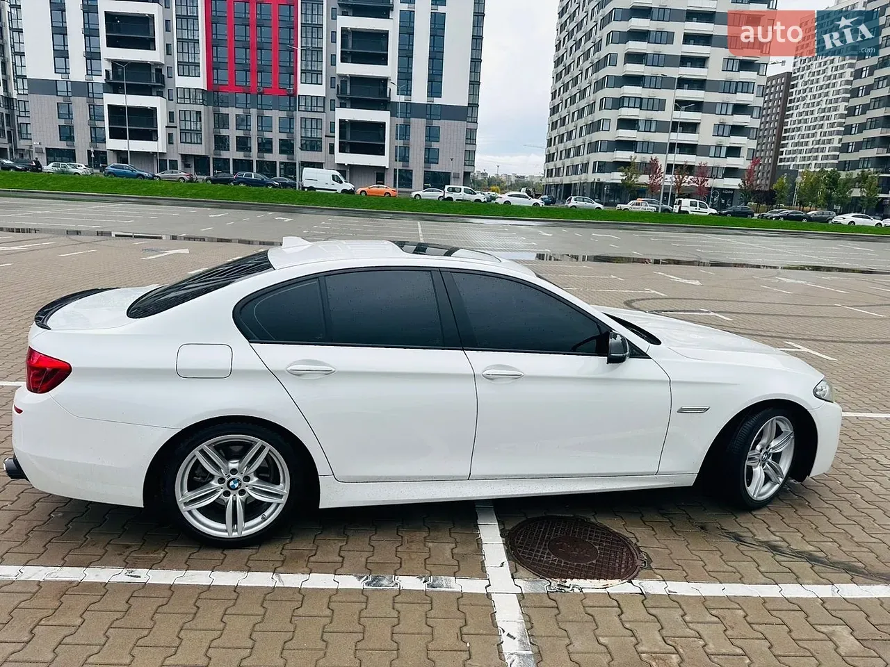 BMW 5 Series 2015 photo 5