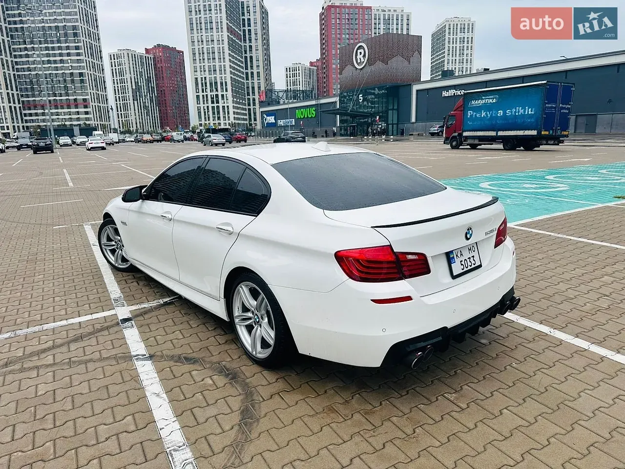 BMW 5 Series 2015 photo 3
