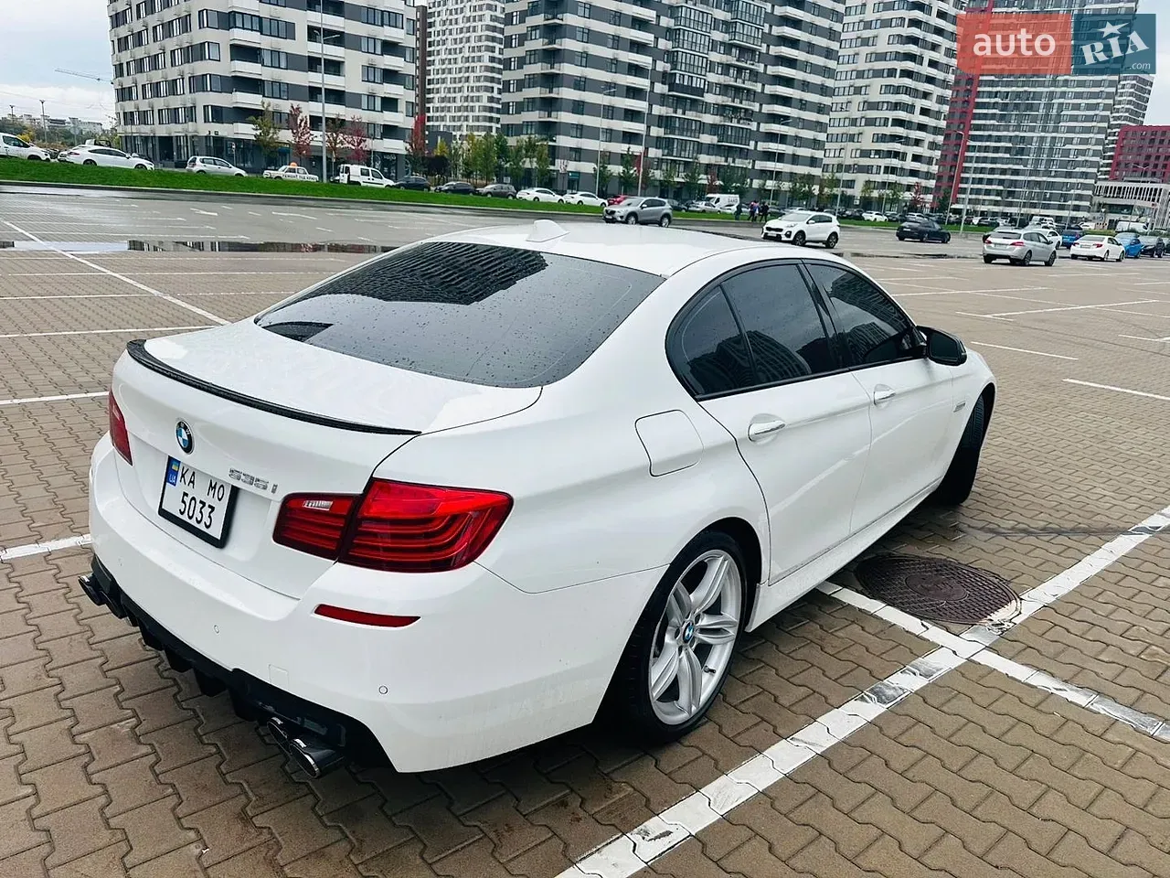 BMW 5 Series 2015 photo 4