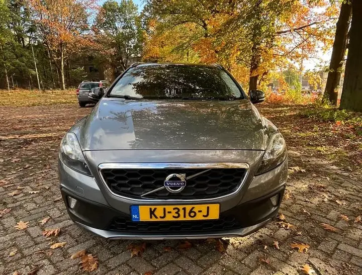 Volvo V40