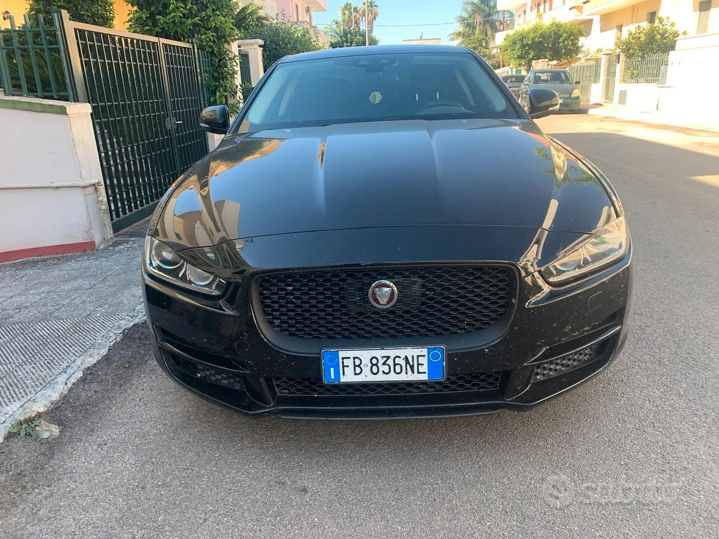 Jaguar Xe 2015 photo 2