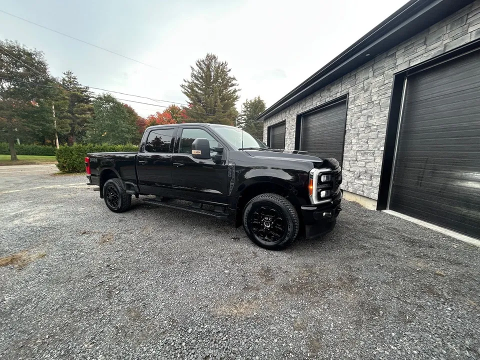 Ford F350 2024 photo 3