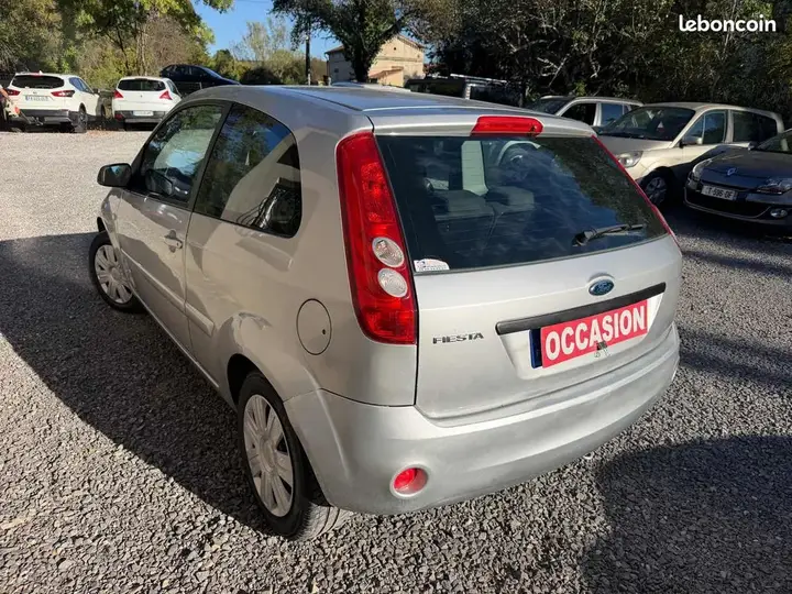 Ford Fiesta 2007 photo 4