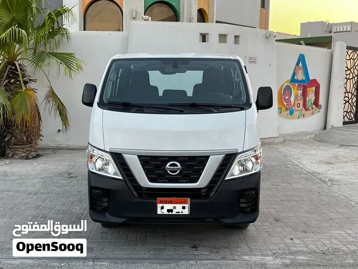 Nissan Urvan 2022 photo 2