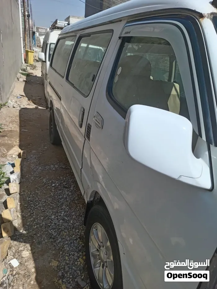Hongqi Other 2014 photo 4