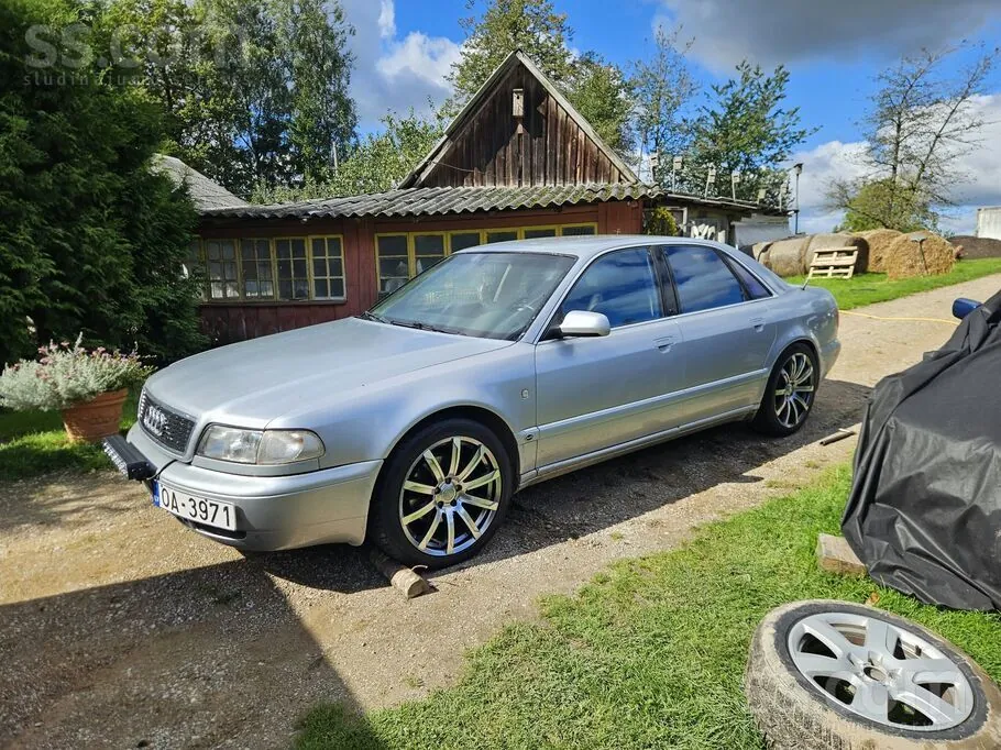 Audi A8 1996 photo 2