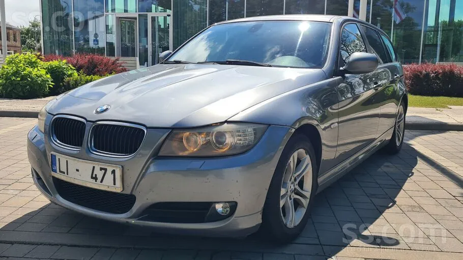 BMW 318D 2010 photo 2