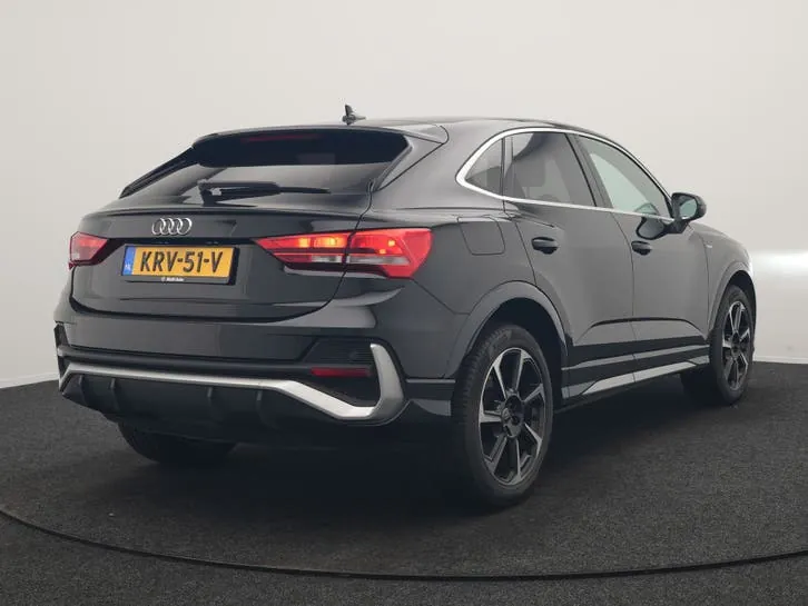 Audi Q3 2022 photo 3