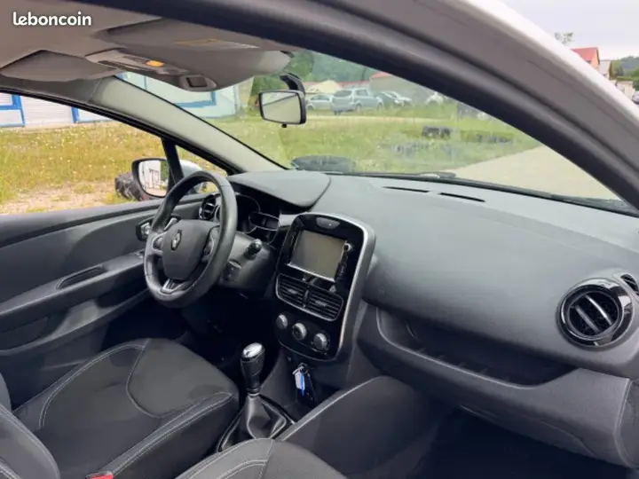 Renault Clio 2017 photo 5