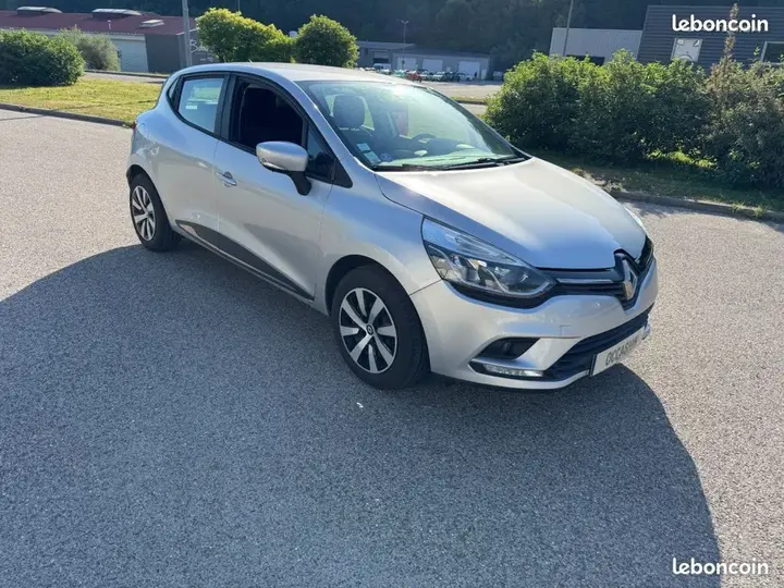 Renault Clio 2017 photo 2