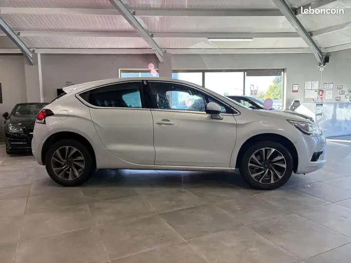 DS Automobiles Ds 4 2011 photo 5