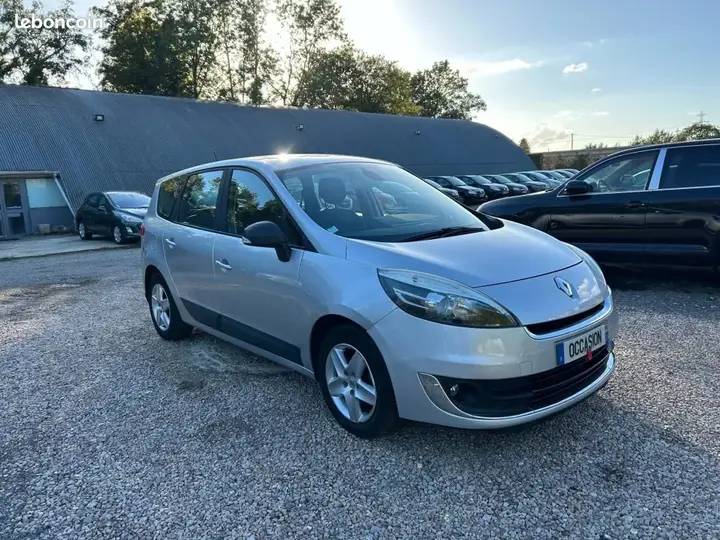 Renault Scenic 2012 photo 3