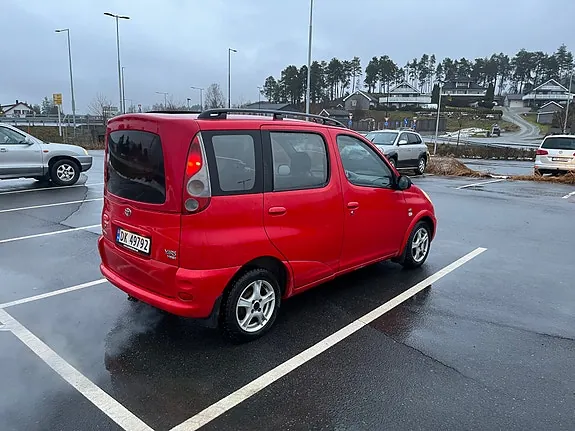 Toyota Yaris Verso 2002 photo 2