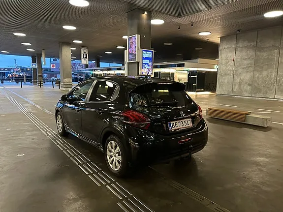 Peugeot 208 2016 photo 3
