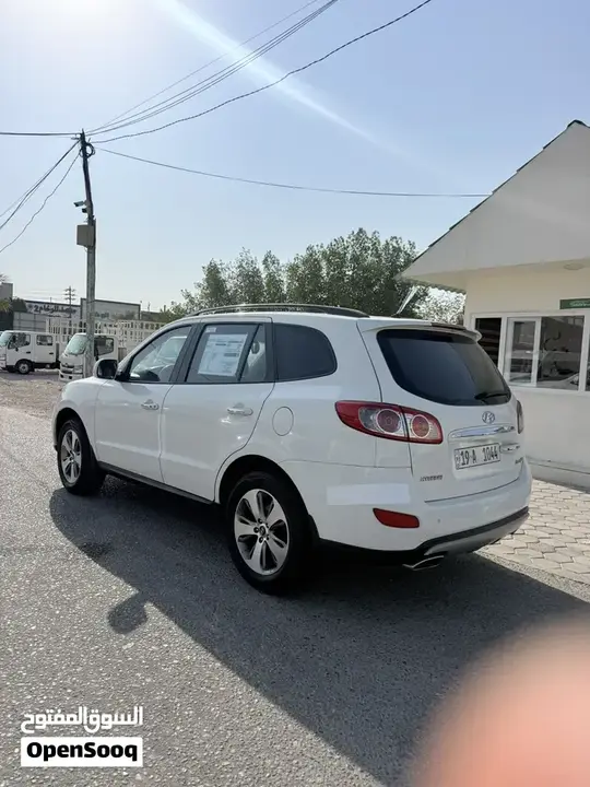 Hyundai Santa Fe 2012 photo 3