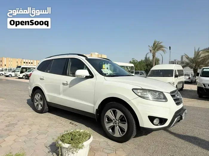 Hyundai Santa Fe 2012 photo 4