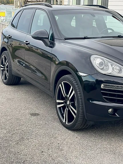 Porsche Cayenne 2014 photo 2
