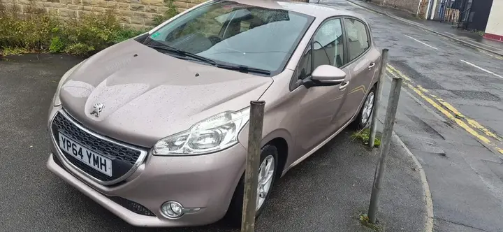 Peugeot 208 2014 photo 4