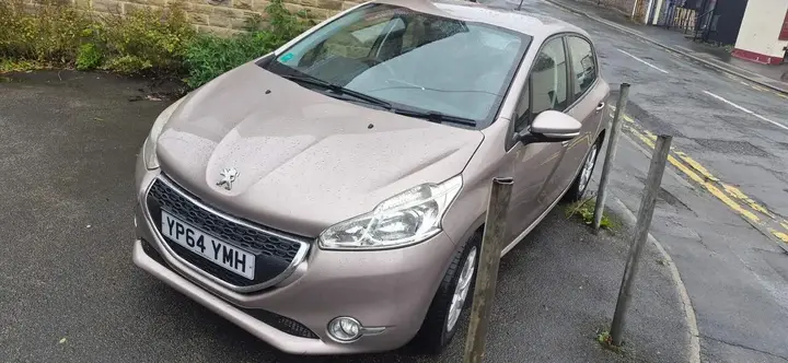 Peugeot 208 2014 photo 5