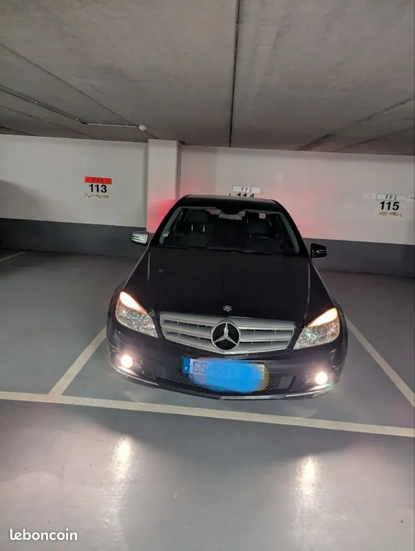 Mercedes-Benz C-Class 2009 photo 2