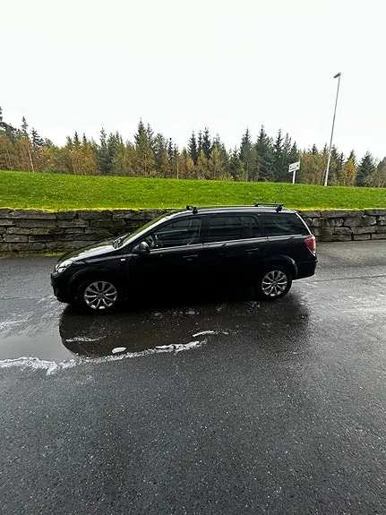 Opel Astra 2010 photo 4