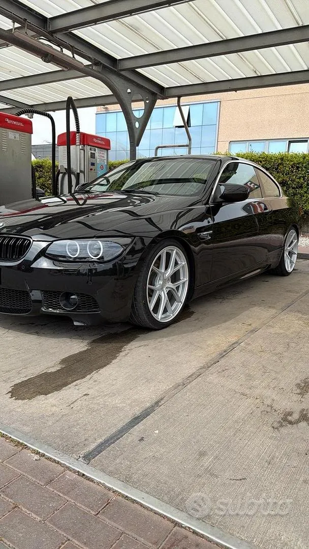 BMW 325D 2010 photo 2