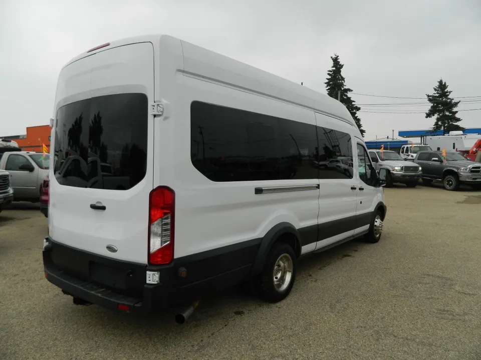 Ford Transit Passenger 2015 photo 3