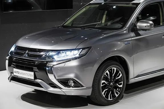 Mitsubishi Outlander 2016 photo 2