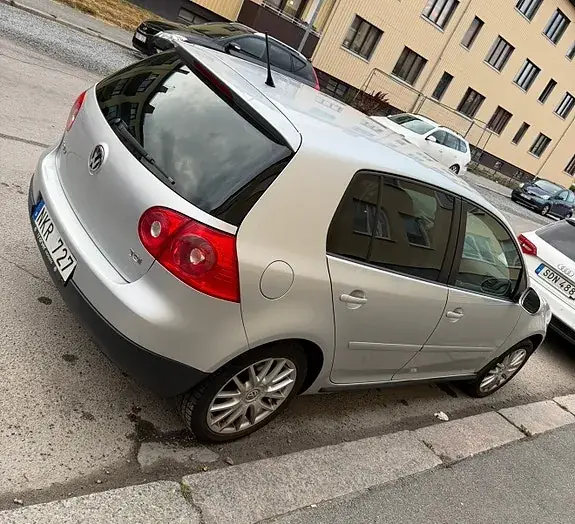 Volkswagen Golf 5 2008 photo 4