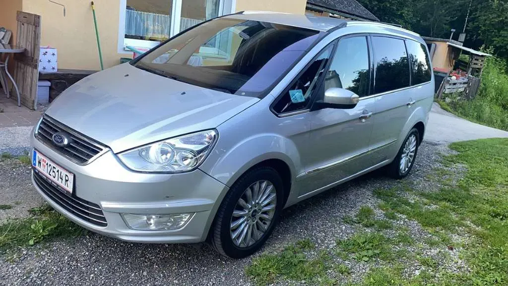 Ford Galaxy 2012 photo 3