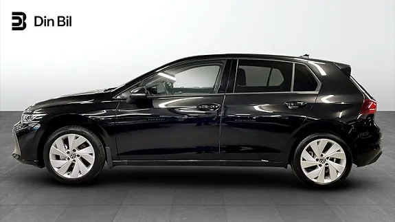 Volkswagen Golf I 2026 photo 2