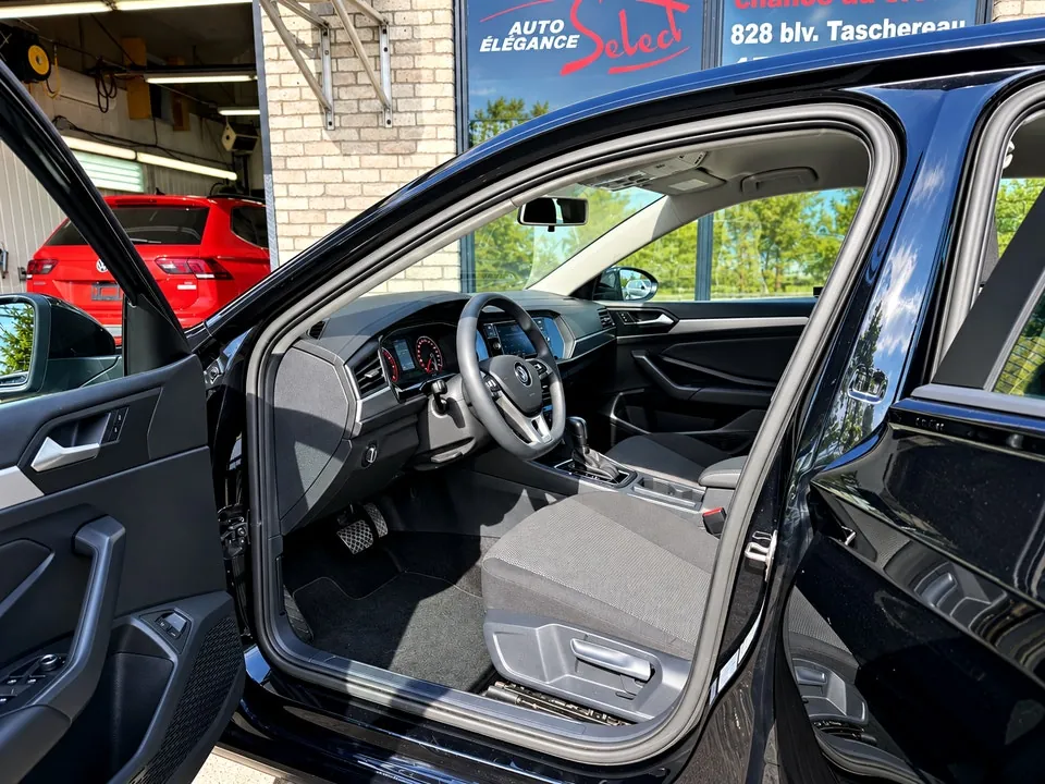 Volkswagen Jetta 2021 photo 2