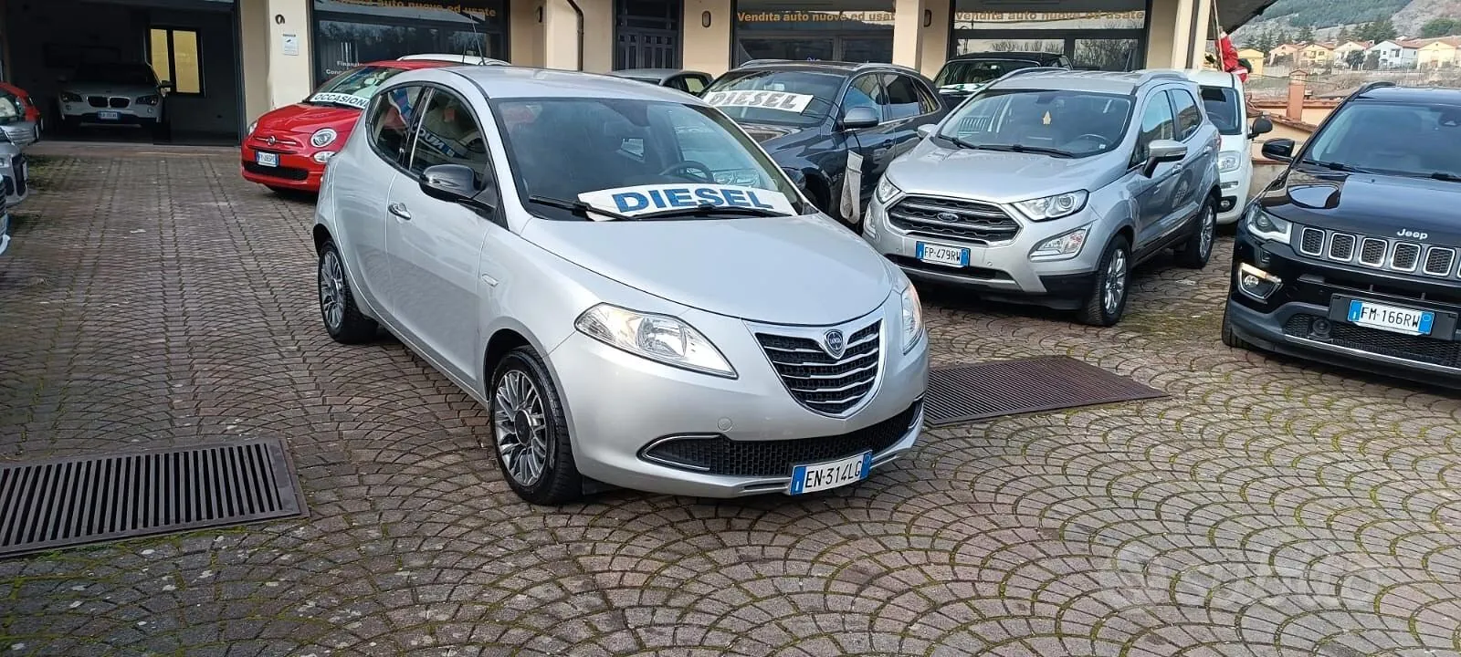 Lancia Ypsilon 2012 photo 2