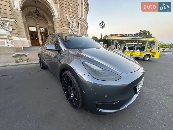 Tesla Model Y 2022 photo 2
