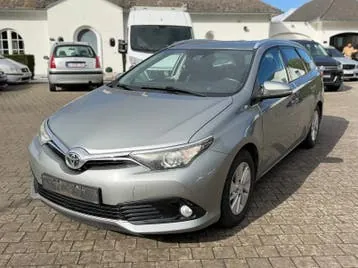 Toyota Auris 2016 photo 3