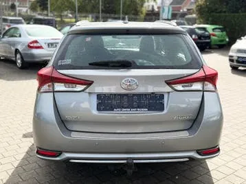 Toyota Auris 2016 photo 2