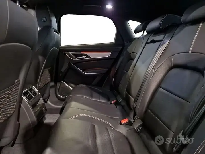 Jaguar F-Pace 2024 photo 5