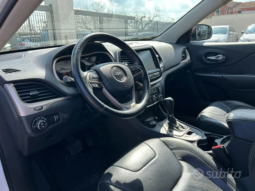 Jeep Cherokee 2015 photo 4